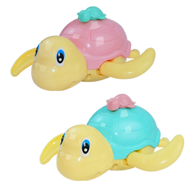 Кукольная игрушка в воде для купания