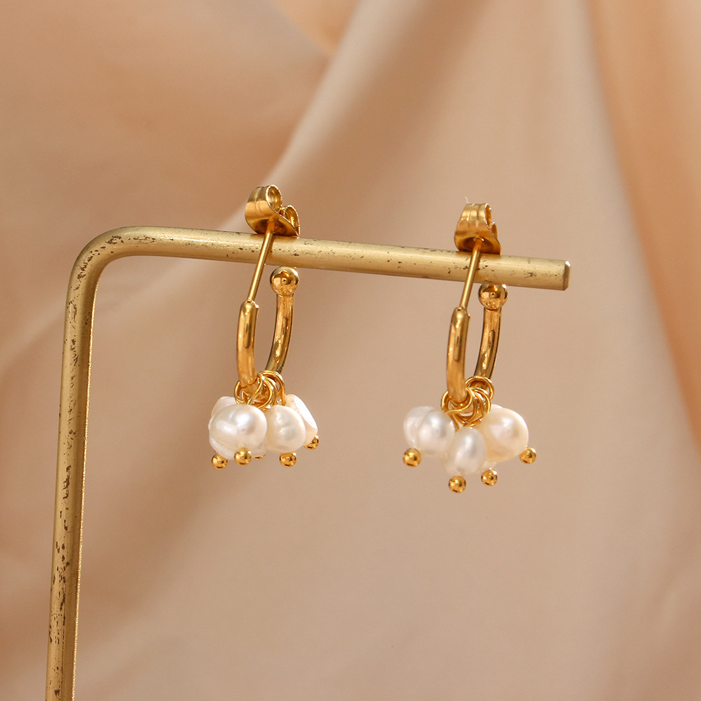 Elegant C Shape Plating Metal Artificial Pearls Gold Plated Ear Studs display picture 2