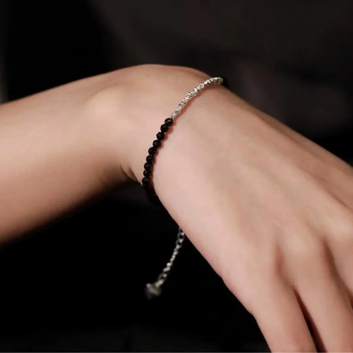 Black Gold Tip Splicing Broken Silver Chain for Women, Unique Niche Light Luxury High-End Design Beaded Jewelry for 2025 Sisters