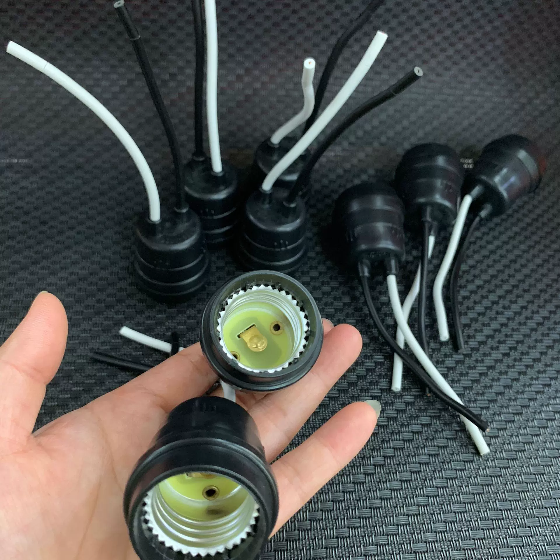 黑色橡胶瓷内胆防水灯头外贸跨境货源软胶E27带线螺口灯座