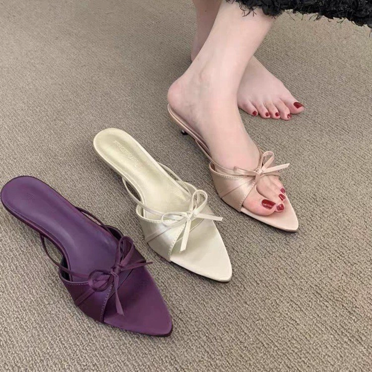 2025 новые летние стильные шелковые и атласные туфли на высоком каблуке с острым носком и открытым носком, сексуальные однотонные сандалии и полусабо