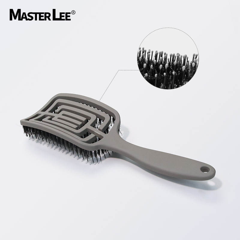 Master leeの骨付き櫛の形は女性の家庭用の広い歯を結びません。|undefined
