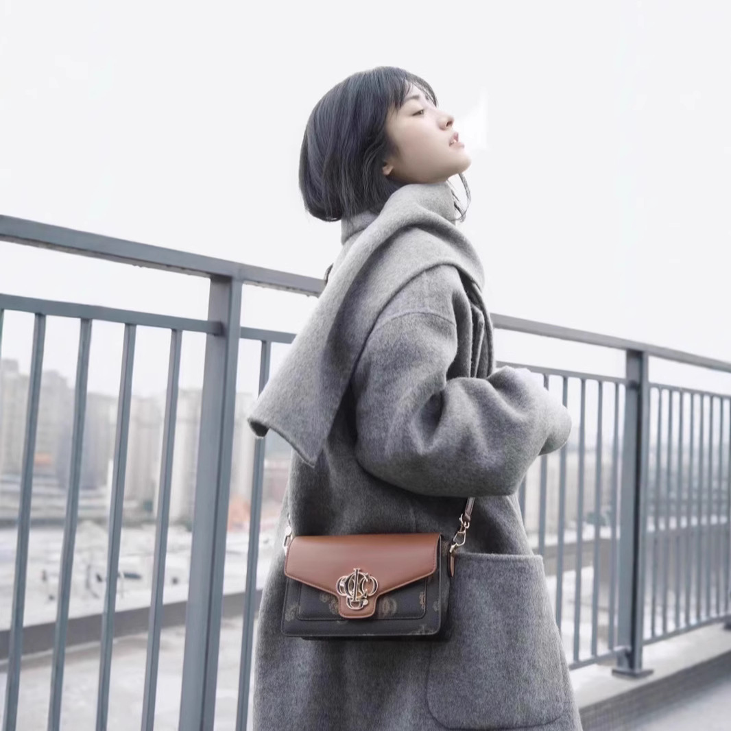 2024 가을 겨울 새 울 카멜 벨벳 한손 긴 스카프 코트 빛 럭셔리 여성용 코트