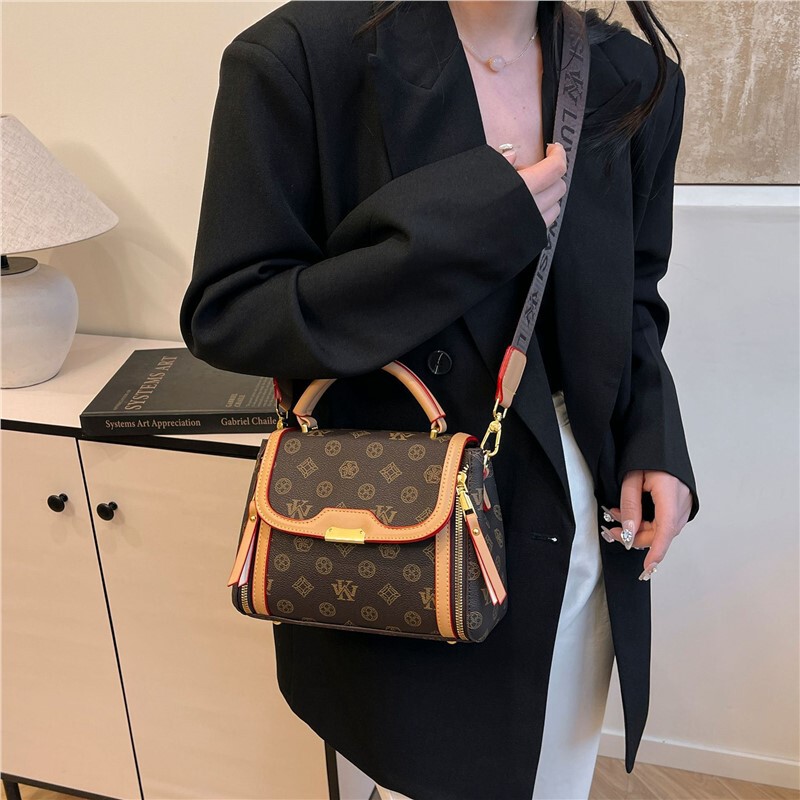 Factory Replacement New Women's Fashion Simple Handbag Textured Shoulder Crossbody Bag Manufacturer Dropshipping