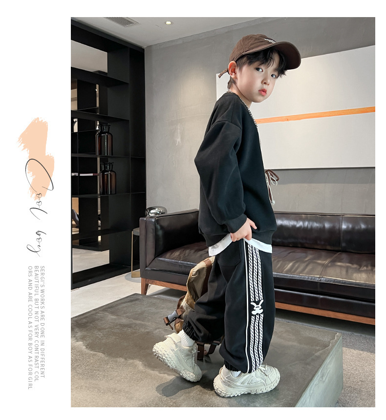 Conjunto de dos piezas con sudadera con capucha para niño otoño_voghion.com