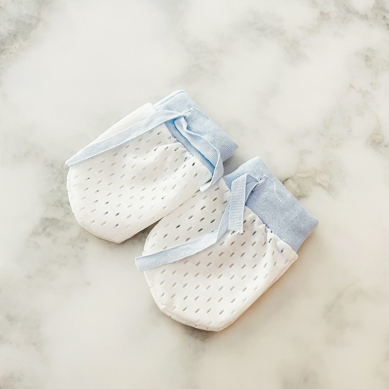 Nuevo producto verano transfronterizo delgado de dibujos animados para bebés y niños pequeños, guantes anti-agarre de malla transpirables para bebés recién nacidos