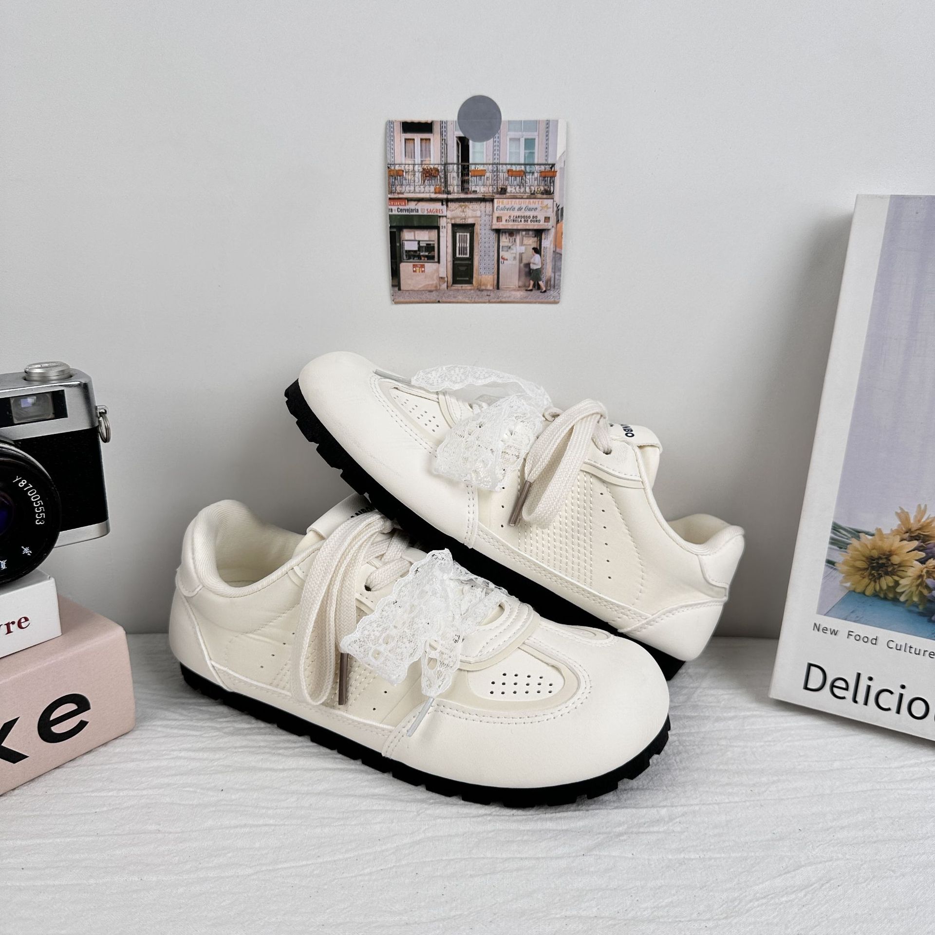 Zapatos de entrenamiento para mujeres 2025 nuevos zapatos de ballet de verano de base delgada zapatos de skate casuales de moda transpirables zapatos Gump