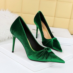 �q��߸�ЬŮ�W��Ů�r����������\�ڼ��^��ʩ�q������Y��a��Ь