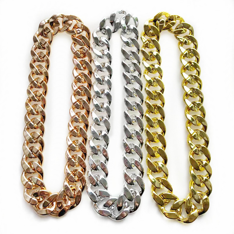 Collar de mascotas de gran tamaño, perros, collares de oro, collares de plástico, matones de pelo dorado, peleas de labrador