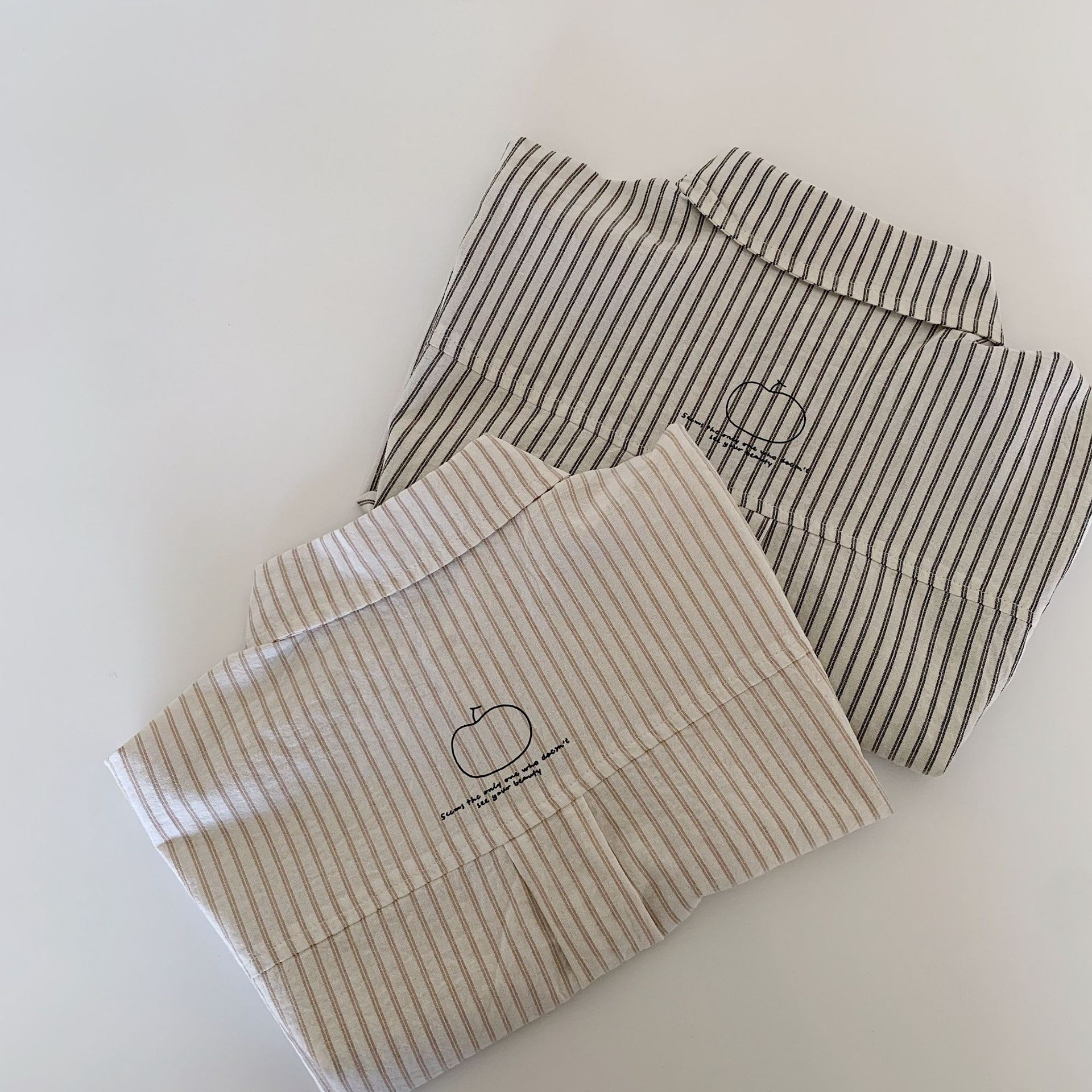 Camisa para niños Maibao Camisa delgada para niños Verano 2025 Nuevo estilo Camisa de manga corta para niños Ropa de verano para niños al por mayor