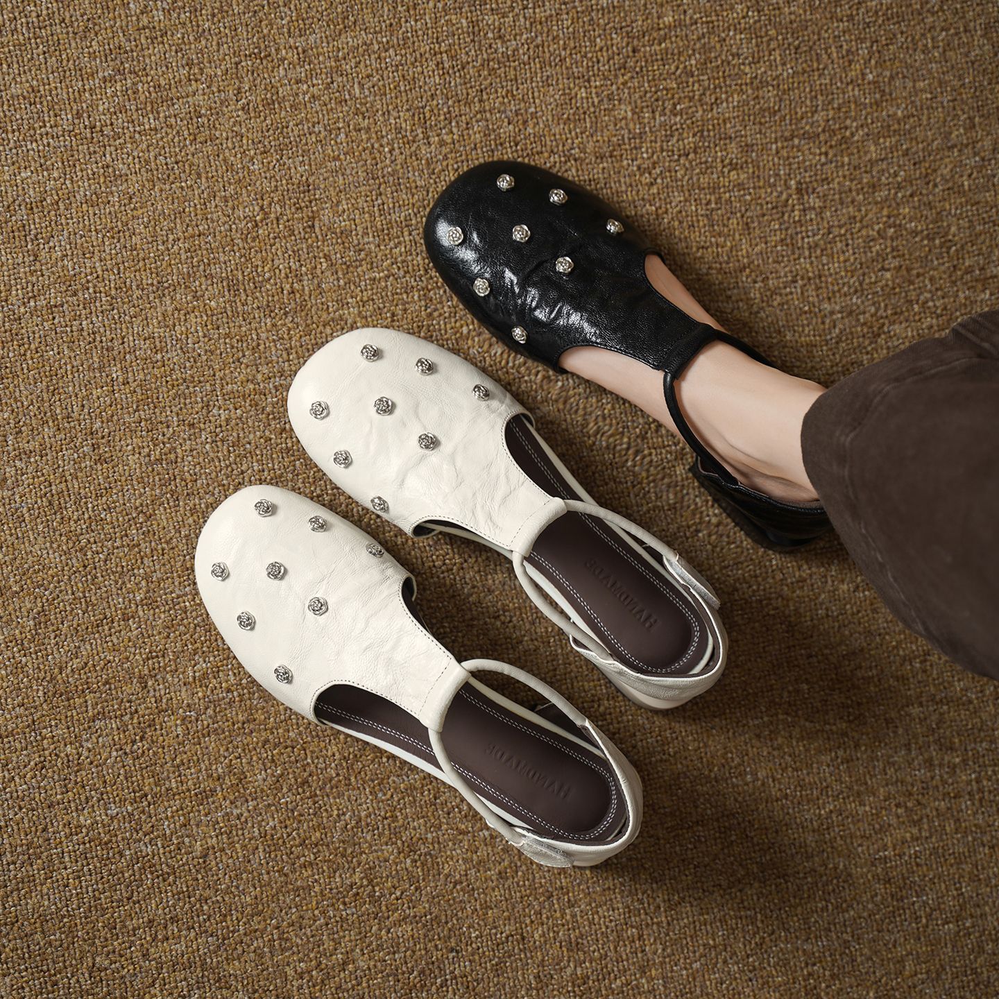 Sandal nữ quai ngang gót vuông ổn định, mũi kín, quai chữ T, form rộng cỡ lớn 33–42 — đen