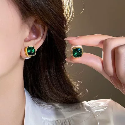 Front and Back Emerald Crystal Pearl Earrings for Women, Niche Design, High-End Earrings, 2026 New Model, Unique Ear Accessories