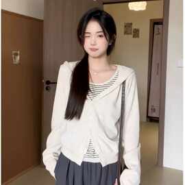 撞色条纹连帽假两件长袖针织衫女2025早秋新款设计感叠穿毛衣上衣