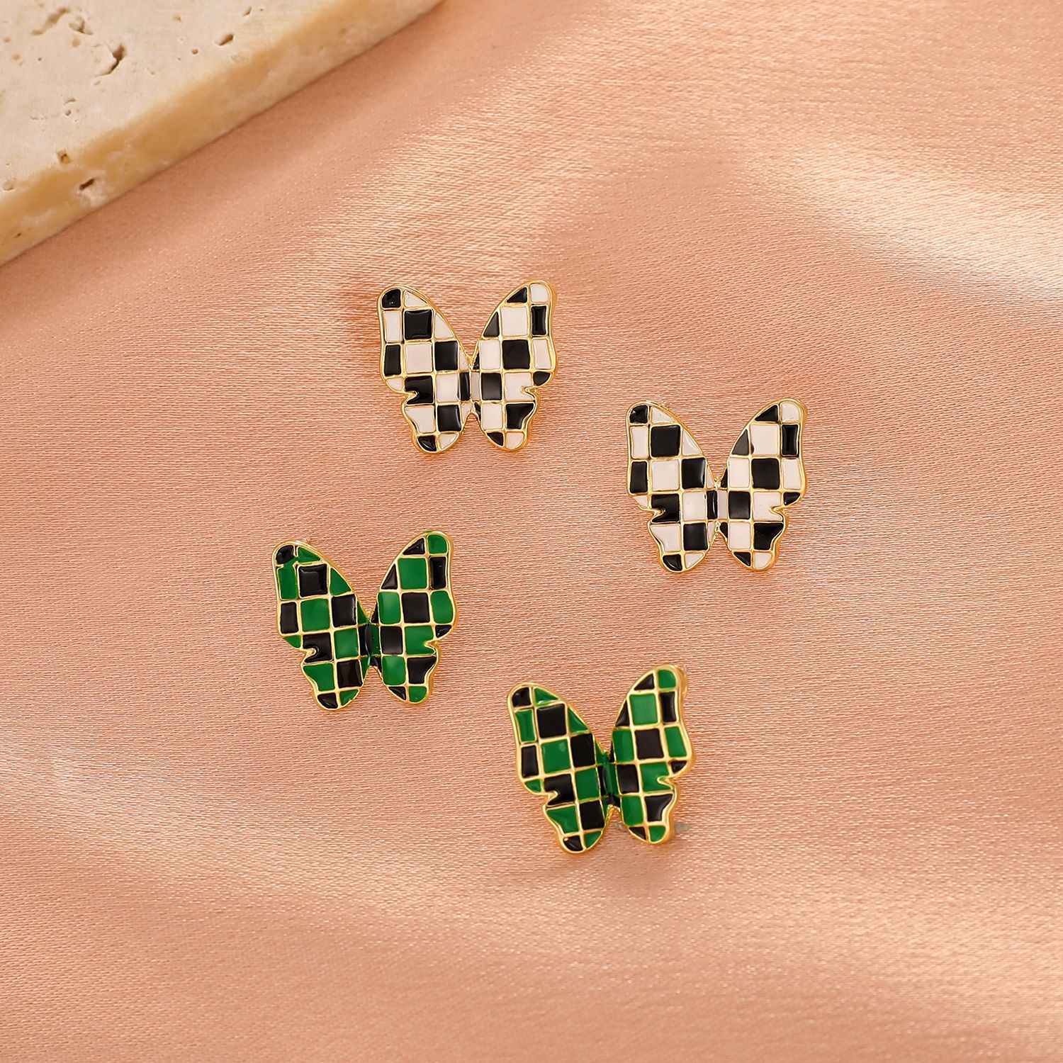 Retro Dark Green Butterfly Female Fashion Creative Metal Drip Oil Checkerboard Alloy Earrings display picture 2