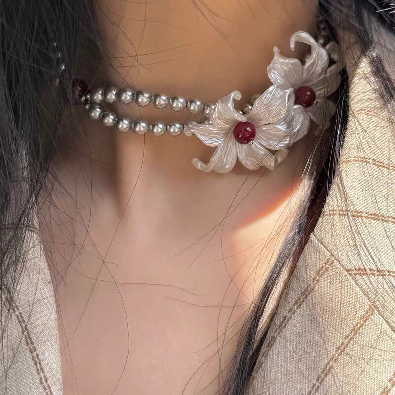 Dネックに花を添える〜ニッチデザインのオーキッドフラワーシルバーパールネックレス、男性と女性用の同じスタイルのチョーカー鎖骨チェーン|undefined