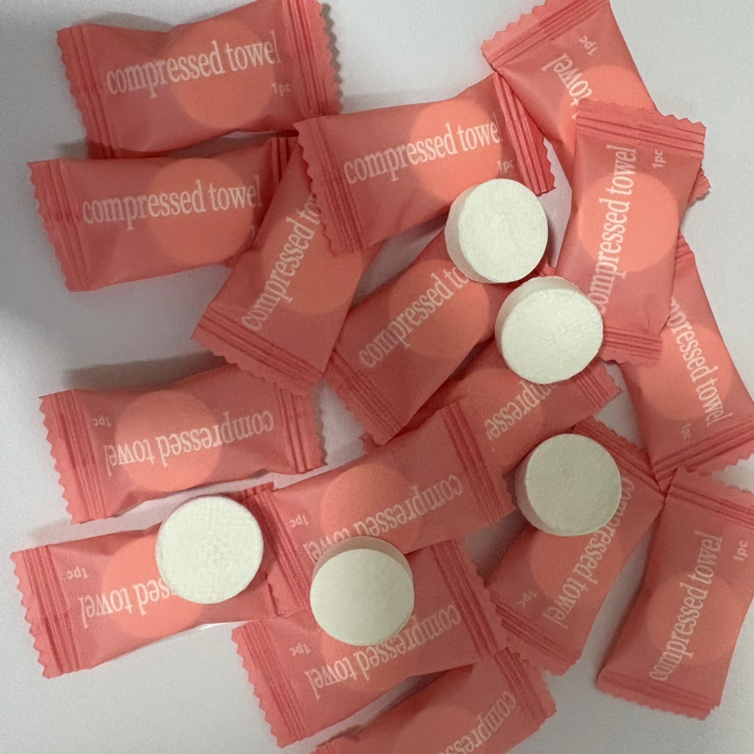 Compressed towels, foreign trade, English packaging, factory wholesale, for restaurants, hotels, travel, makeup removal, facial cleansing towels, face towels