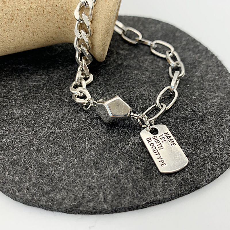 Bracelet Chaîne Pendentif Coeur De Marque Carrée Lettre Rétro display picture 2