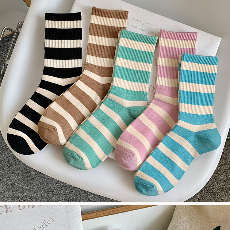 Women's Classic Style Streetwear Stripe Cotton Crew Socks A Pair display picture 2