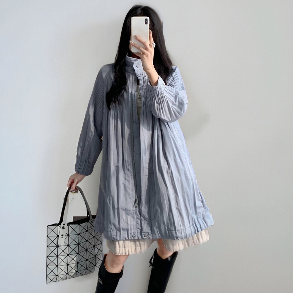 밝은 회색