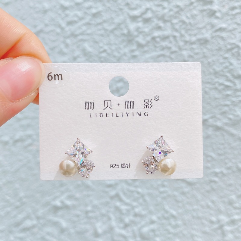 Liyin/Libeliying 新しいパール蝶のイヤリング女性のためのライト高級優しい気質シンプルなイヤリングシルバー針イヤリング|undefined