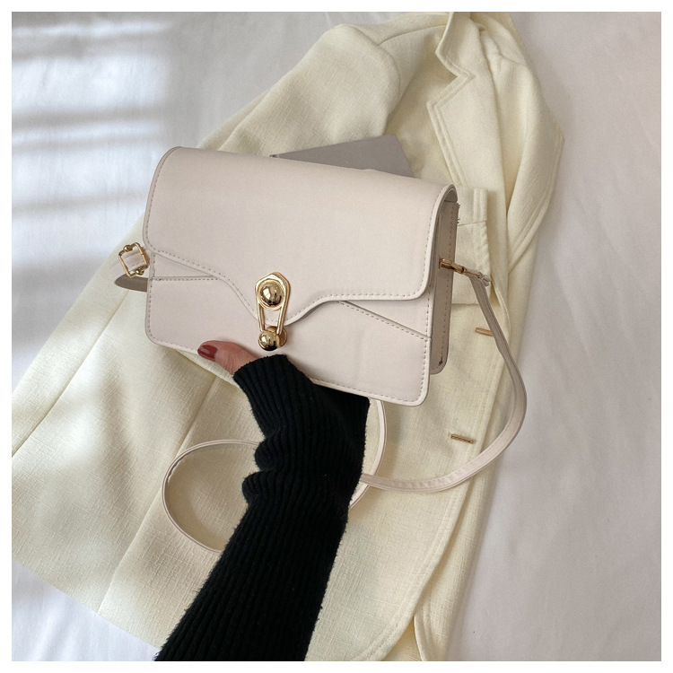 Women's Small Pu Leather Solid Color Streetwear Lock Clasp Square Bag display picture 13