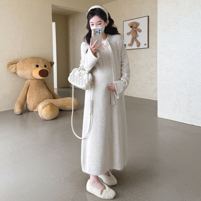 孕妇裙秋冬韩版时尚毛衣钉珠花朵孕妇连衣裙针织孕期连衣裙|undefined