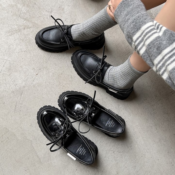Giày loafer nữ đế dày mũi tròn buộc dây da bò — Đen (bóng)