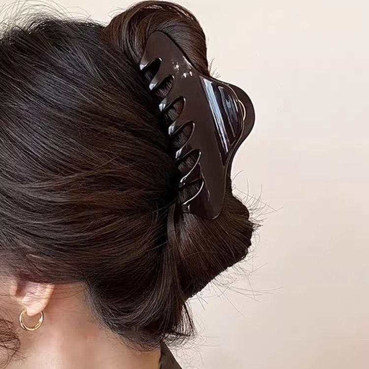 ヒョウ柄高級アクリルシャーククリップ大型ヘアクリップ中空ヘアグリップシンプルな後頭部ヘアアクセサリー