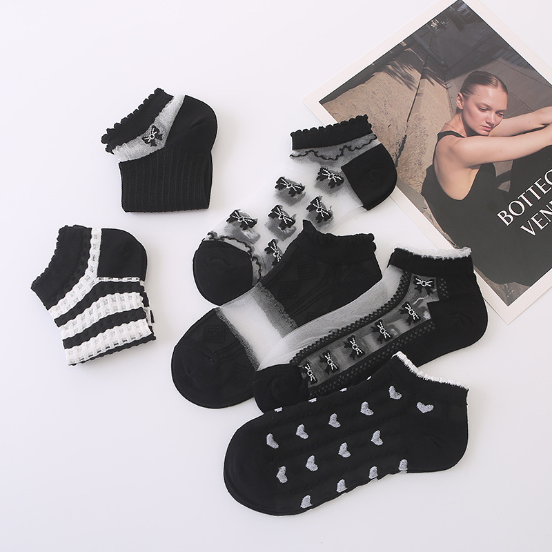 Spring and Summer Women's Socks with Crystal Silk, Sweat-Absorbing, Black and White Short Tube Boat Socks, Versatile Lace, One-Piece Drop Shipping, Casual Versatile