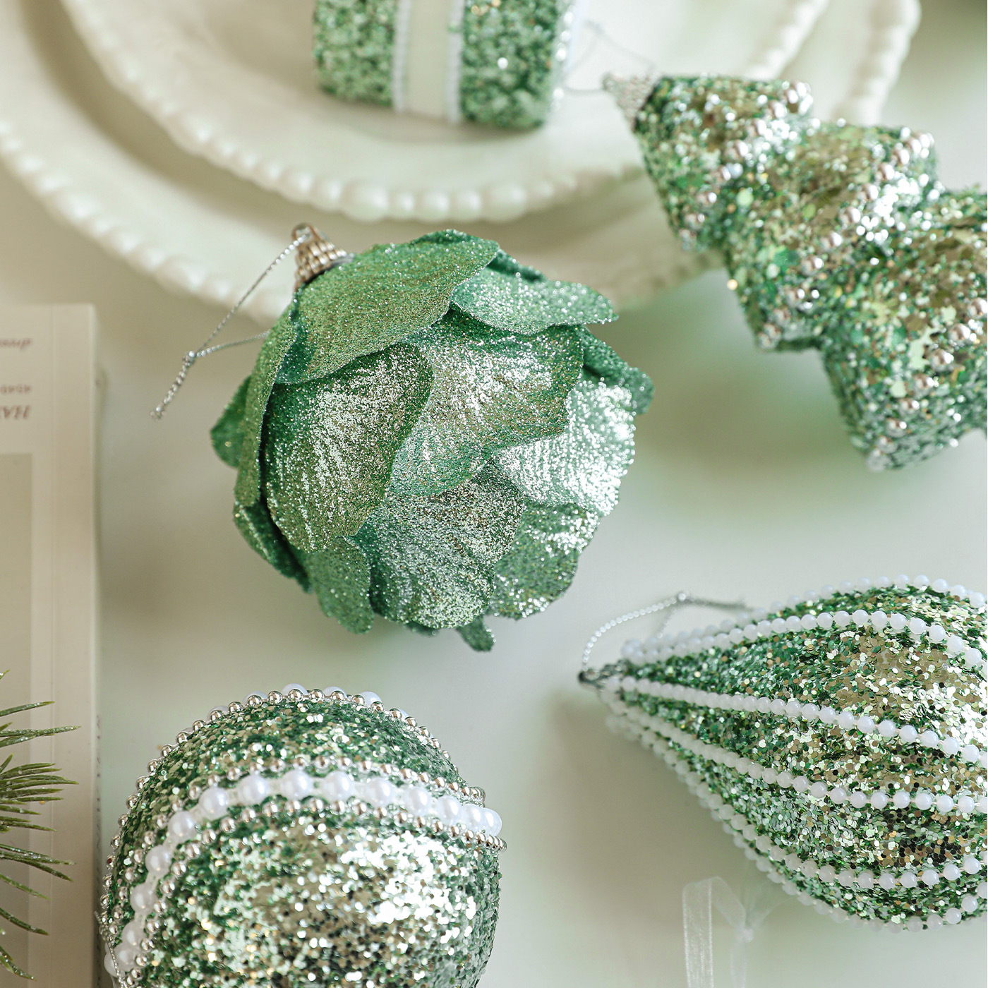 Nueva espuma verde bola de Navidad colgante de sexo opuesto polvo brillante polvo adhesivo árbol de Navidad colgante bola decoración colgante diseño