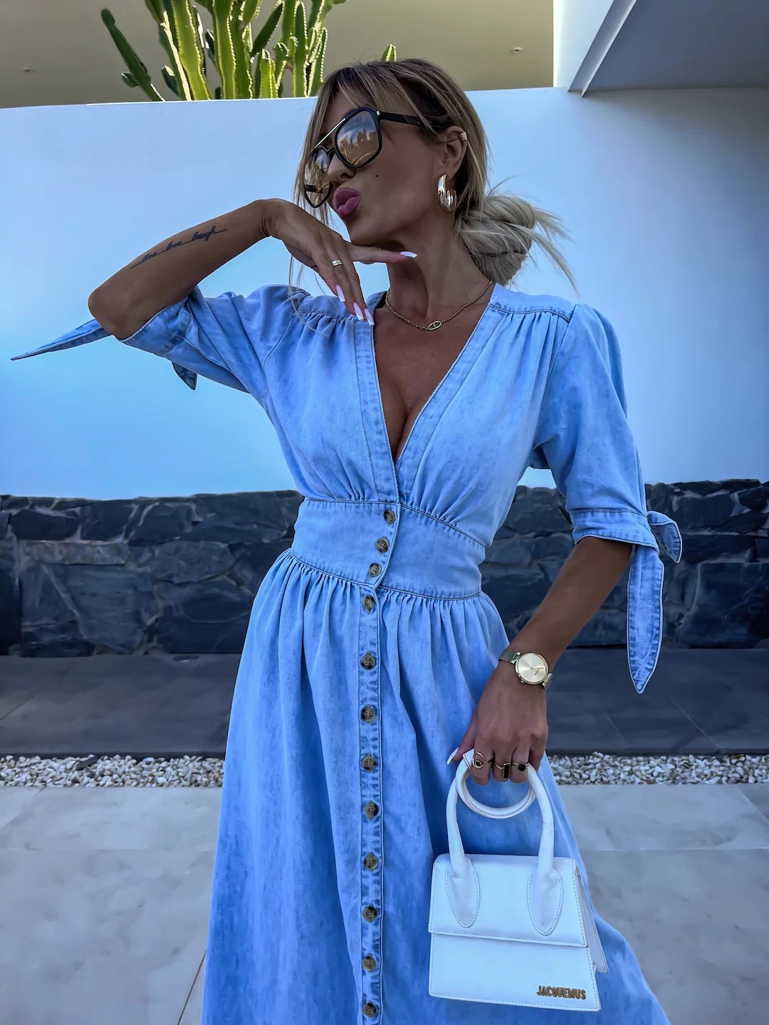 Women's Regular Dress Streetwear V Neck Short Sleeve Solid Color Midi Dress Daily display picture 5