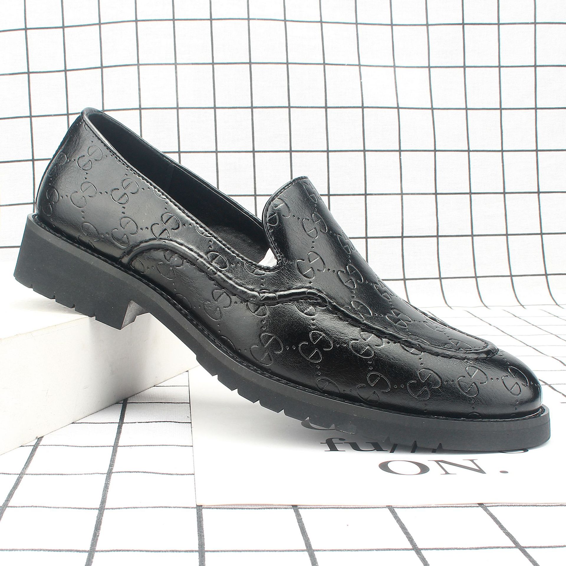 ��ʿƤЬ�׽Ŷ���Ь����СƤЬ�к���һ�ŵ�Ӣ�׷������ָ�Ь231