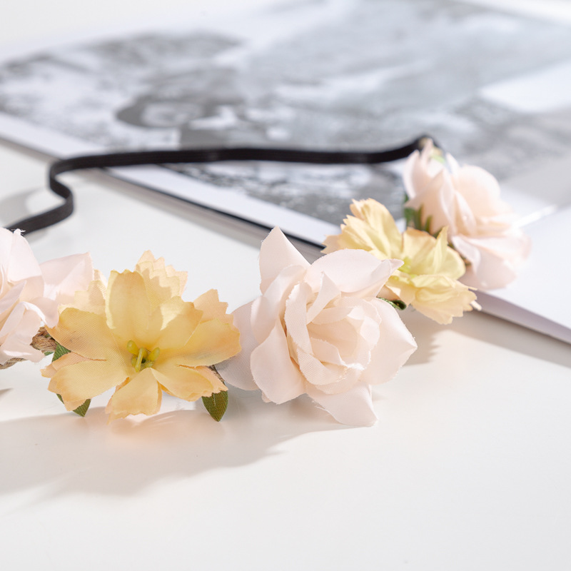 Sweet Women's Flower Cloth Hair Band Wreath display picture 3