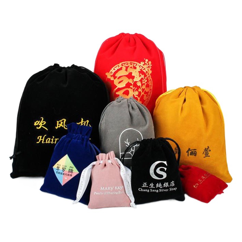 Bolsa de terciopelo al por mayor auriculares almacenamiento pequeña bolsa de tela cuerda de dibujo joyas bolsas de terciopelo negro bolsillo