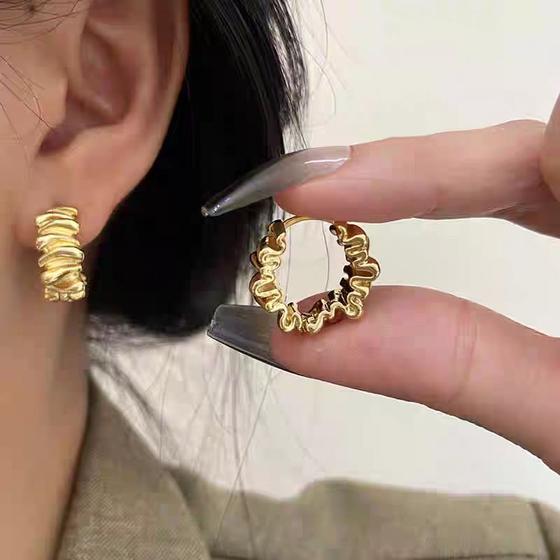 Gold irregular earrings