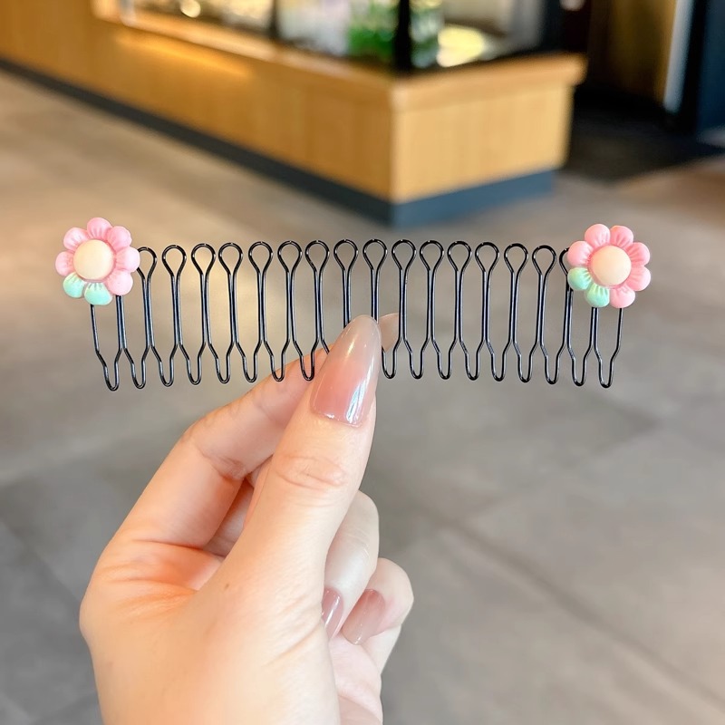 Niñas peinar la frente peinar el cabello peinar la cabeza de las niñas peinar el cabello peinar el cabello peinar el cabello peinar el cabello peinar