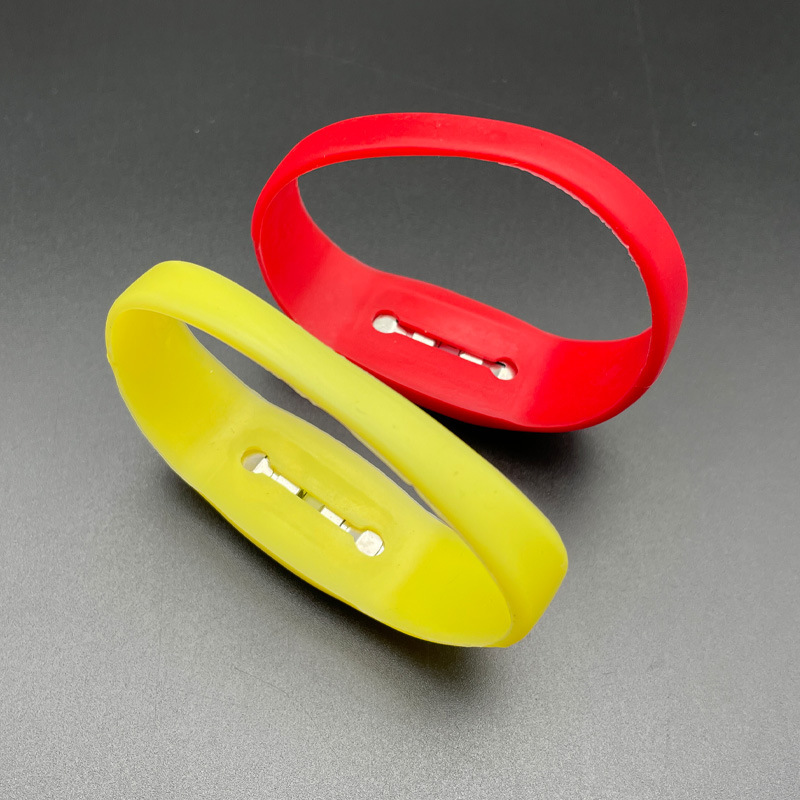 演唱会晚会助威道具全硅胶发光手环按键硅胶led闪光手环现货批发