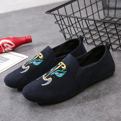 Same-style loafer shoes for men, Korean-style versatile and unique footwear—men's casual shoes, student-friendly slip-on shoes, and classic men's loafers.