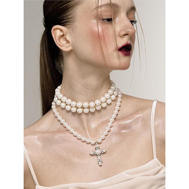 Collana con croce e perle barocche stile vintage uomo donna_voghion.com