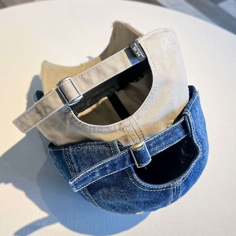 Sombreras de béisbol bordadas con letras personales moda para hombres y mujeres agujeros rotos gorra de boca de pato de pareja gorra de vaquero