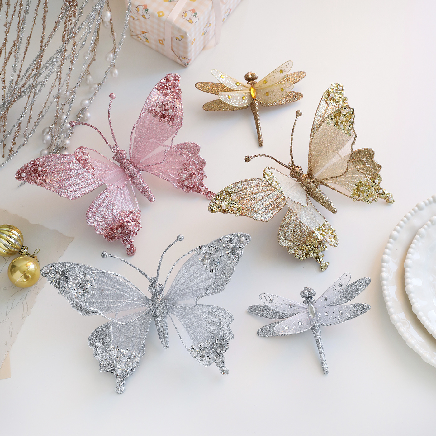 Nuevos productos transfronterizos, malla de simulación de color, brillo, mariposa, libélula, polvo pegajoso, colgante decorativo con clip de Navidad de perlas