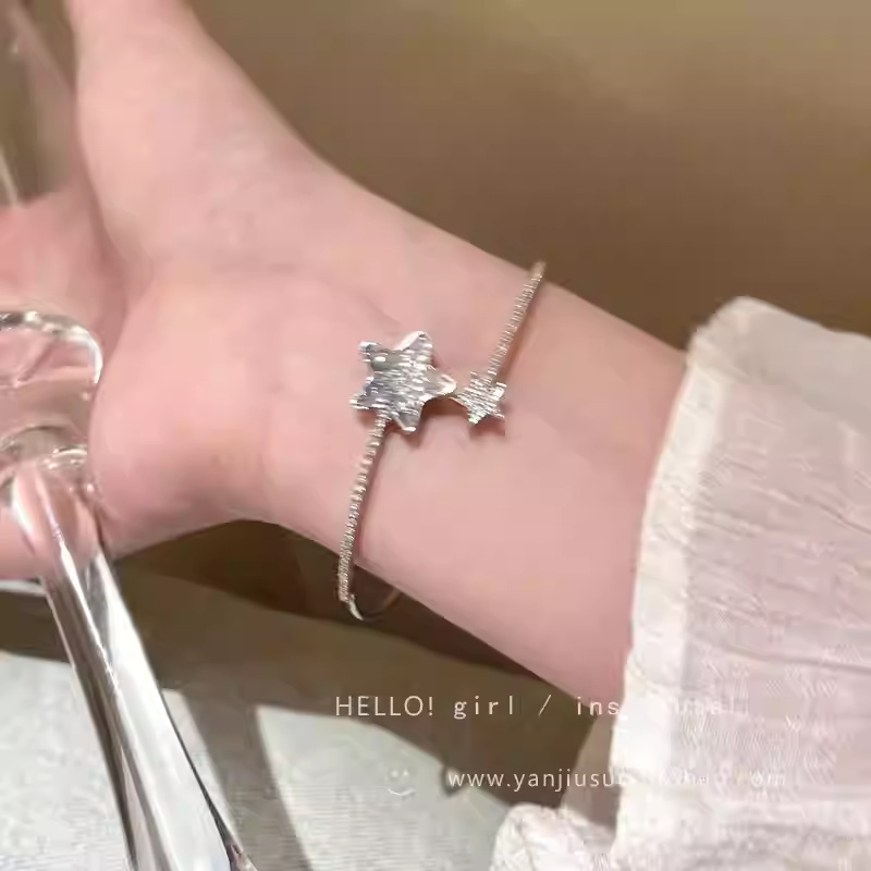 Gravel star bracelet