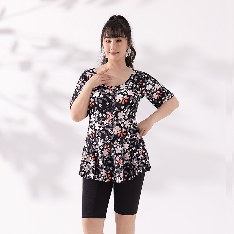 Traje de baño de una pieza para damas de mediana edad, tamaño extra grande, traje de baño de primavera caliente de adelgazamiento conservador de niña gordita