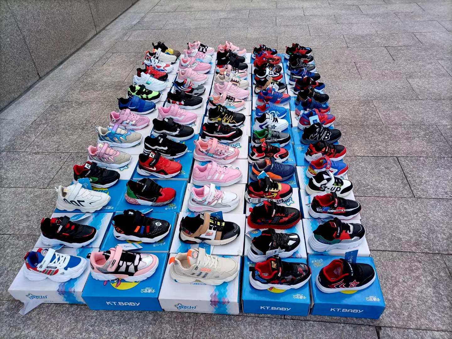 Fujian inventory cold sticky shoes whole...