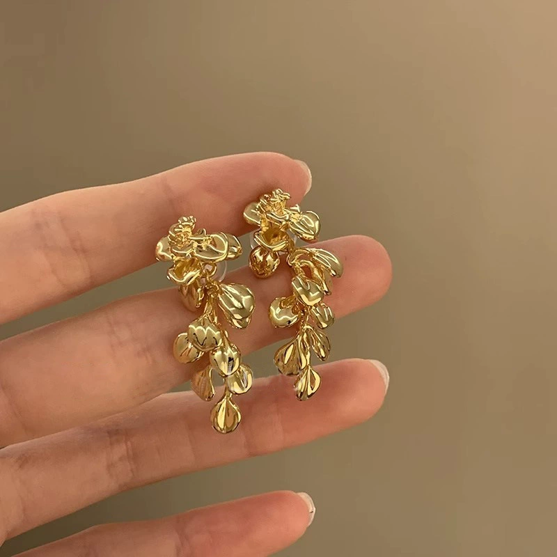 Серьги Retro golden, свадебный лёгкий люкс, высокое качество