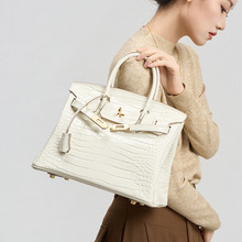 �{�~�y�K����߼��Іμ�б���Ů�������^��ţƤ�p����Ƥ�����