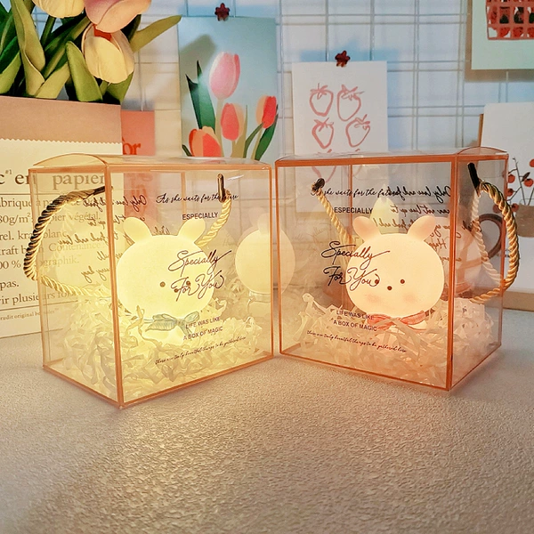 Big-headed rabbit/white/blue+square box/raffia