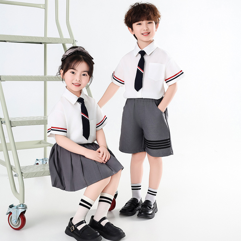 7168 Traje de actuación de estilo universitario para niños Camisa del día del niño Traje de traje de actuación Vestido de coro de jardín de infantes