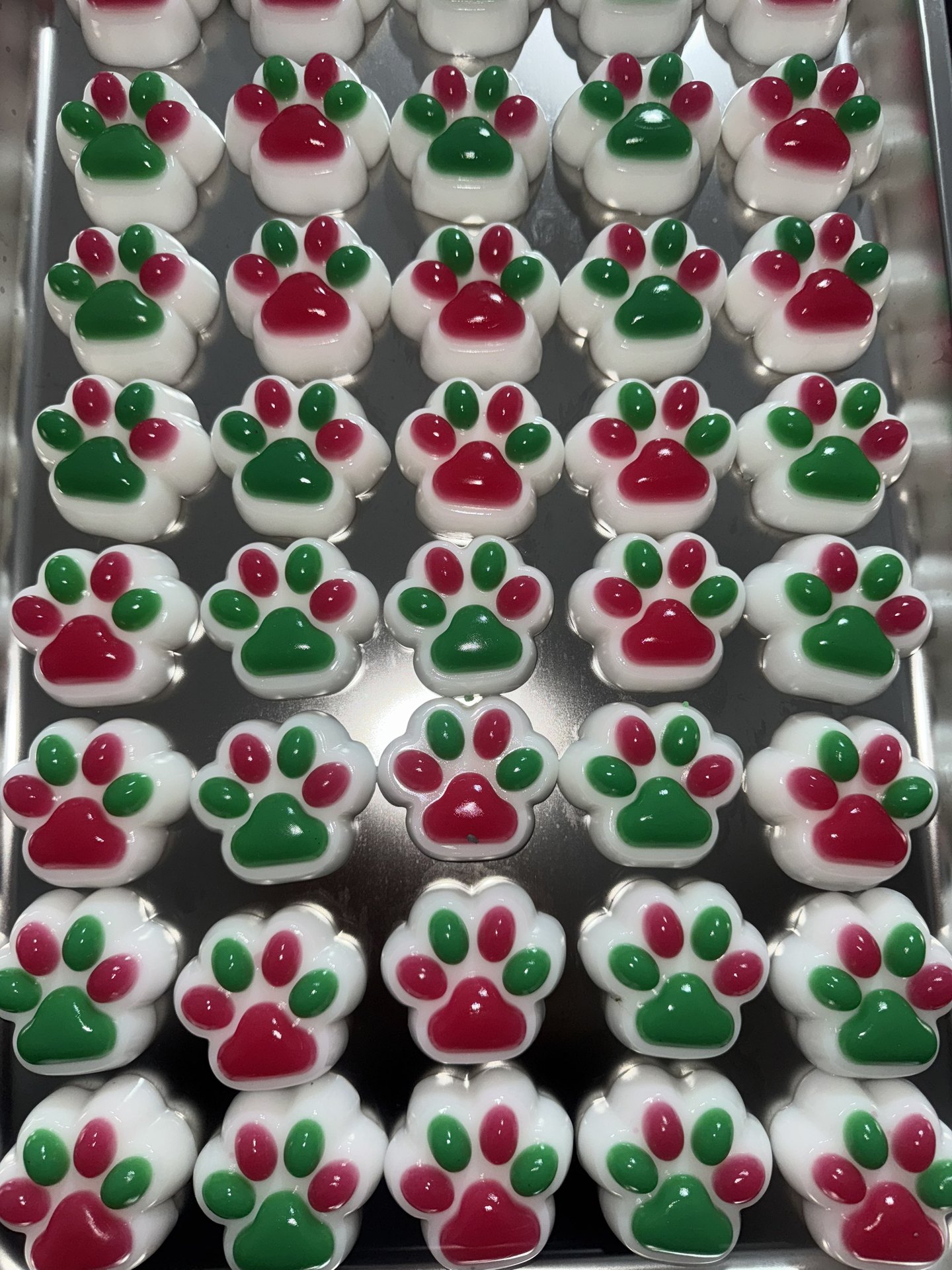 Medium-sized Christmas cat paw (color random)