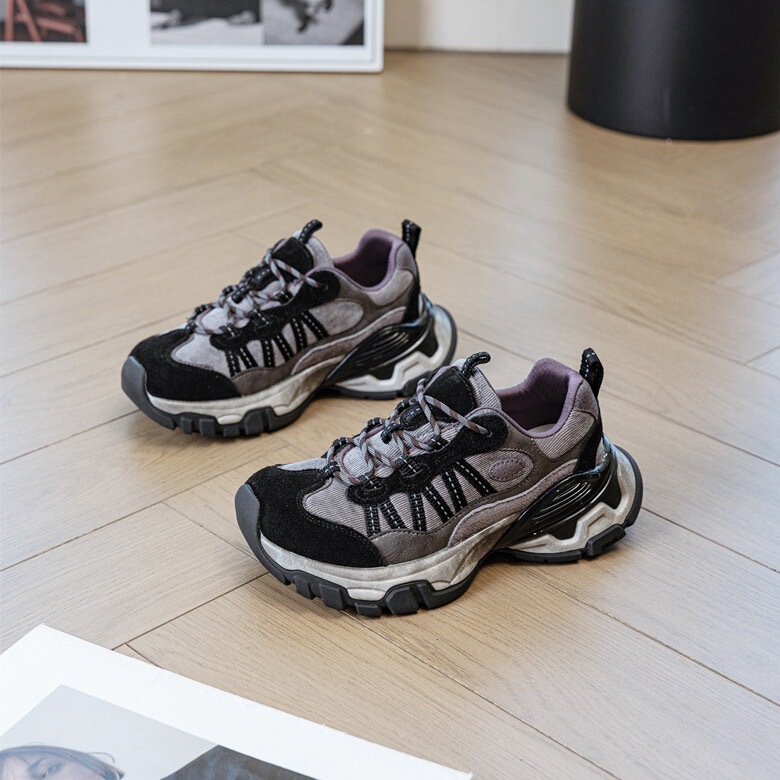 Height-increasing shoes for petite women~2026 Autumn/Winter outdoor thick-soled front-lace-up hiking casual versatile sneakers for women